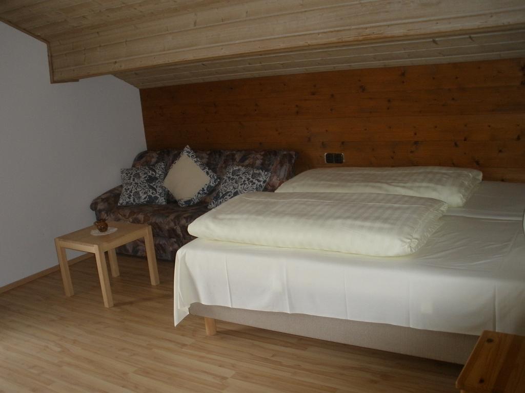 Alpengasthof Zur Loisach Hotell Grossweil Rum bild