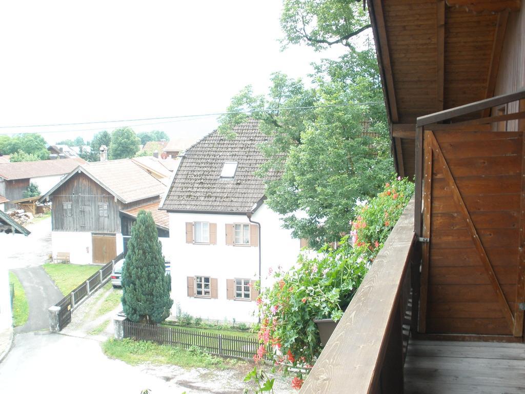 Alpengasthof Zur Loisach Hotell Grossweil Rum bild