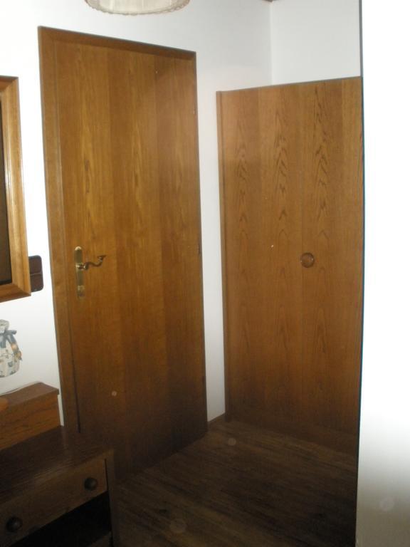 Alpengasthof Zur Loisach Hotell Grossweil Rum bild