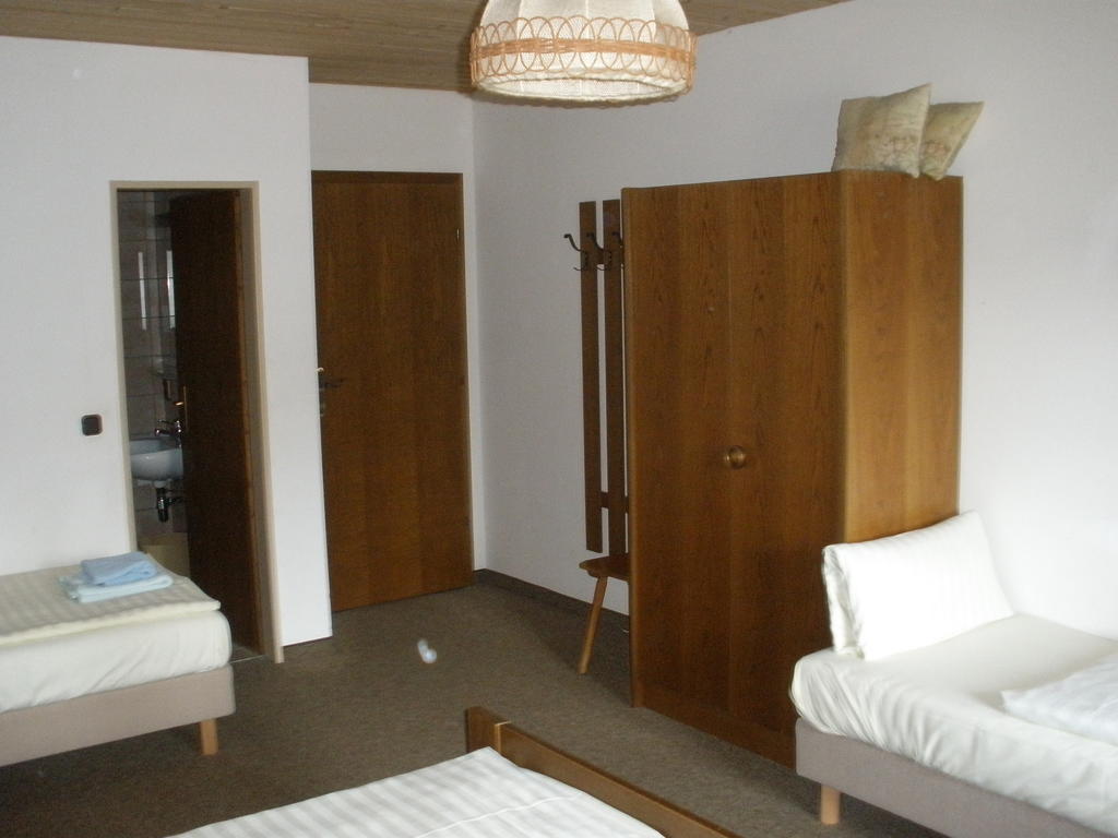 Alpengasthof Zur Loisach Hotell Grossweil Rum bild